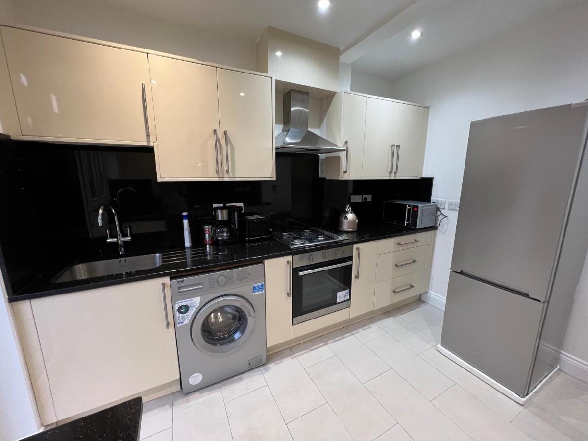 4 Wharncliffe Drive Hanwell Exterior foto