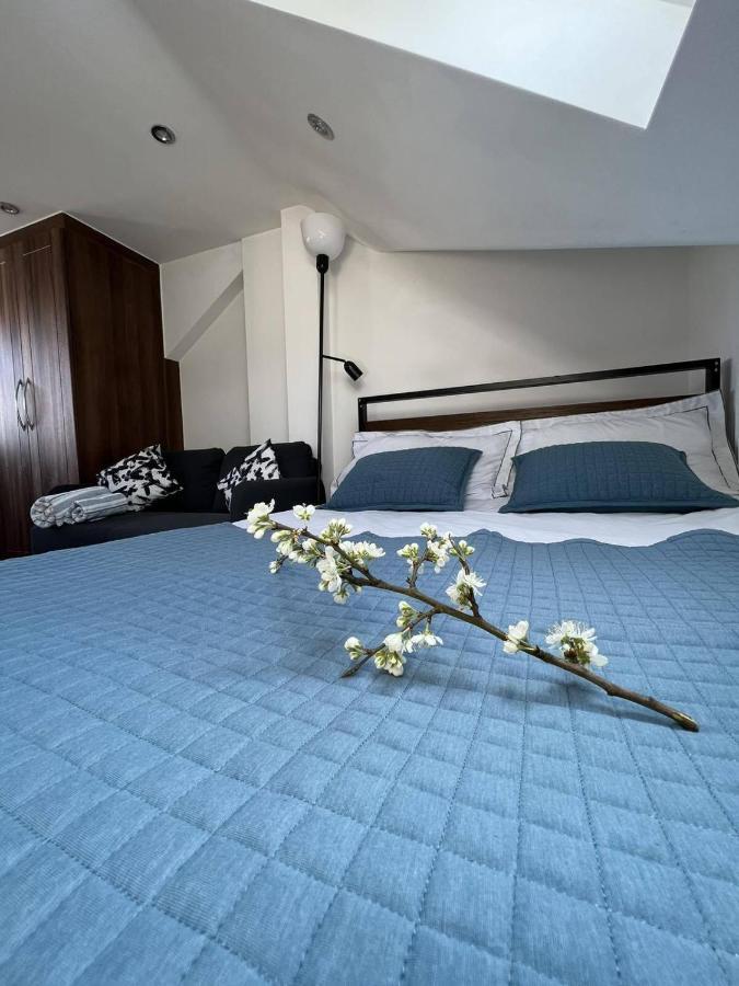 4 Wharncliffe Drive Hanwell Quarto foto